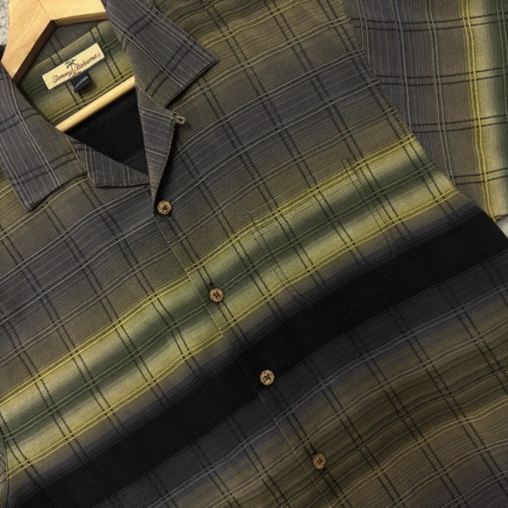 Tommy Bahama Relax Camp Shirt Men Medium Silk‎ Plaid Button Up Short Sleeve